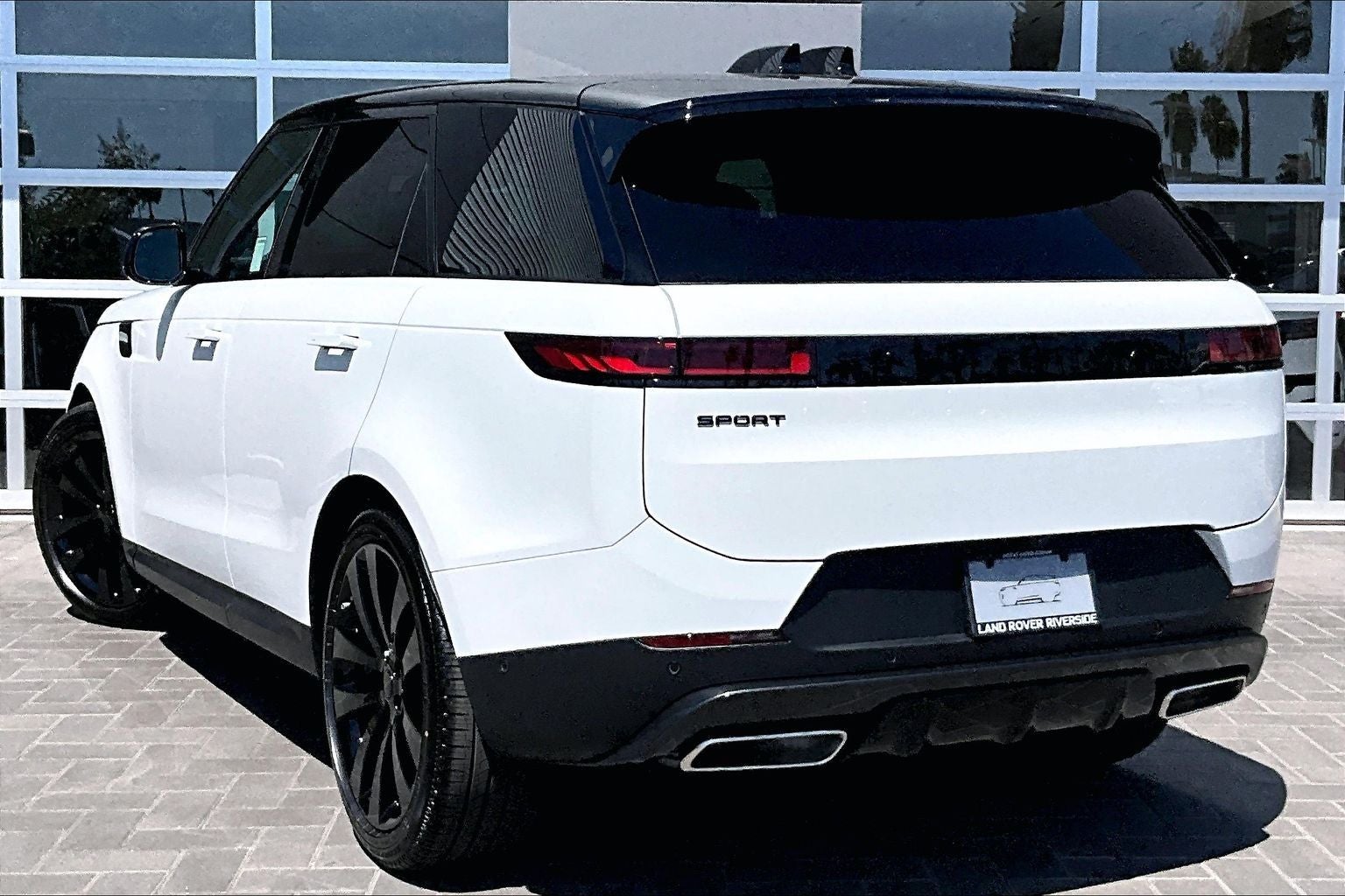 2026 Land Rover Range Rover Sport SE