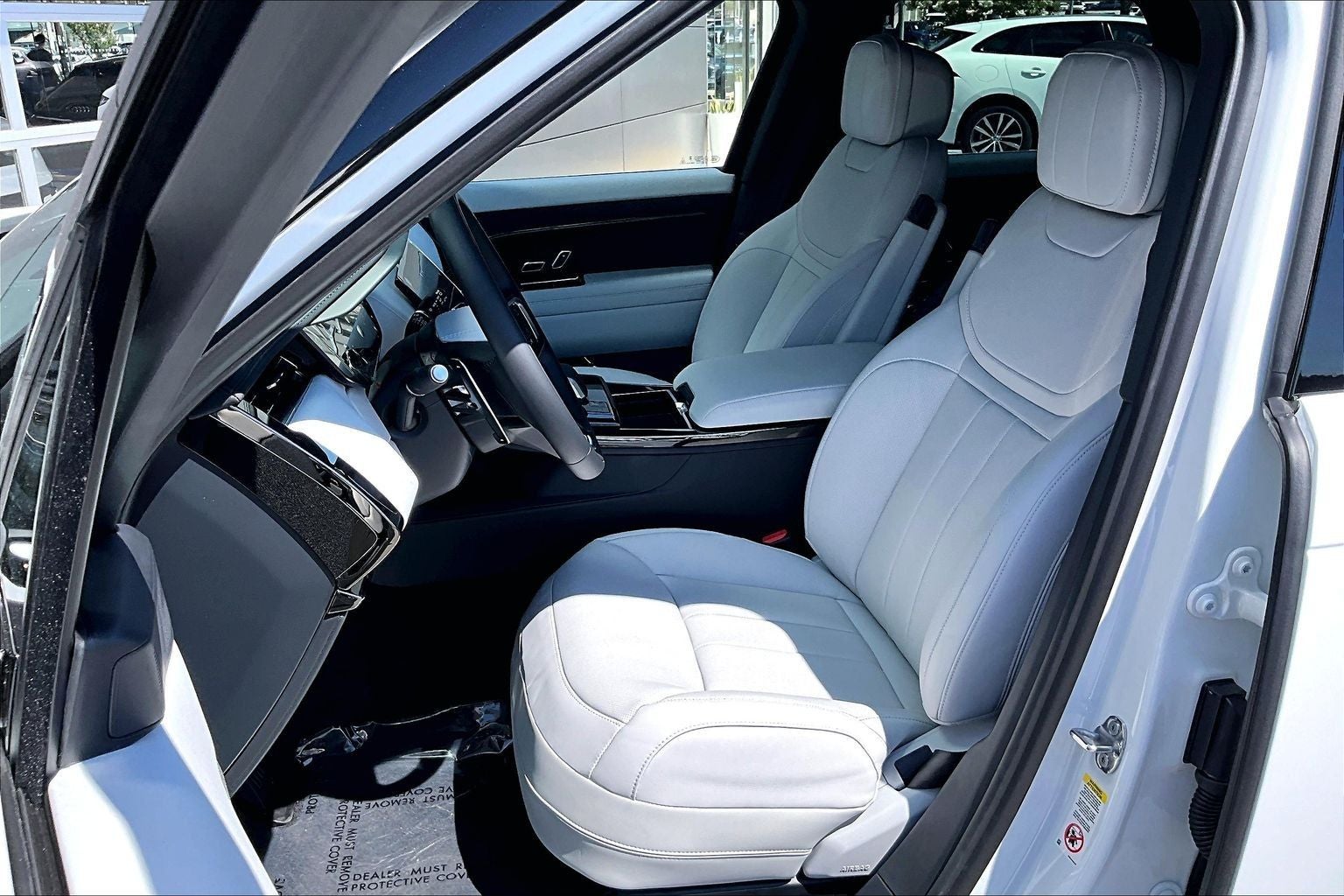 2026 Land Rover Range Rover Sport SE