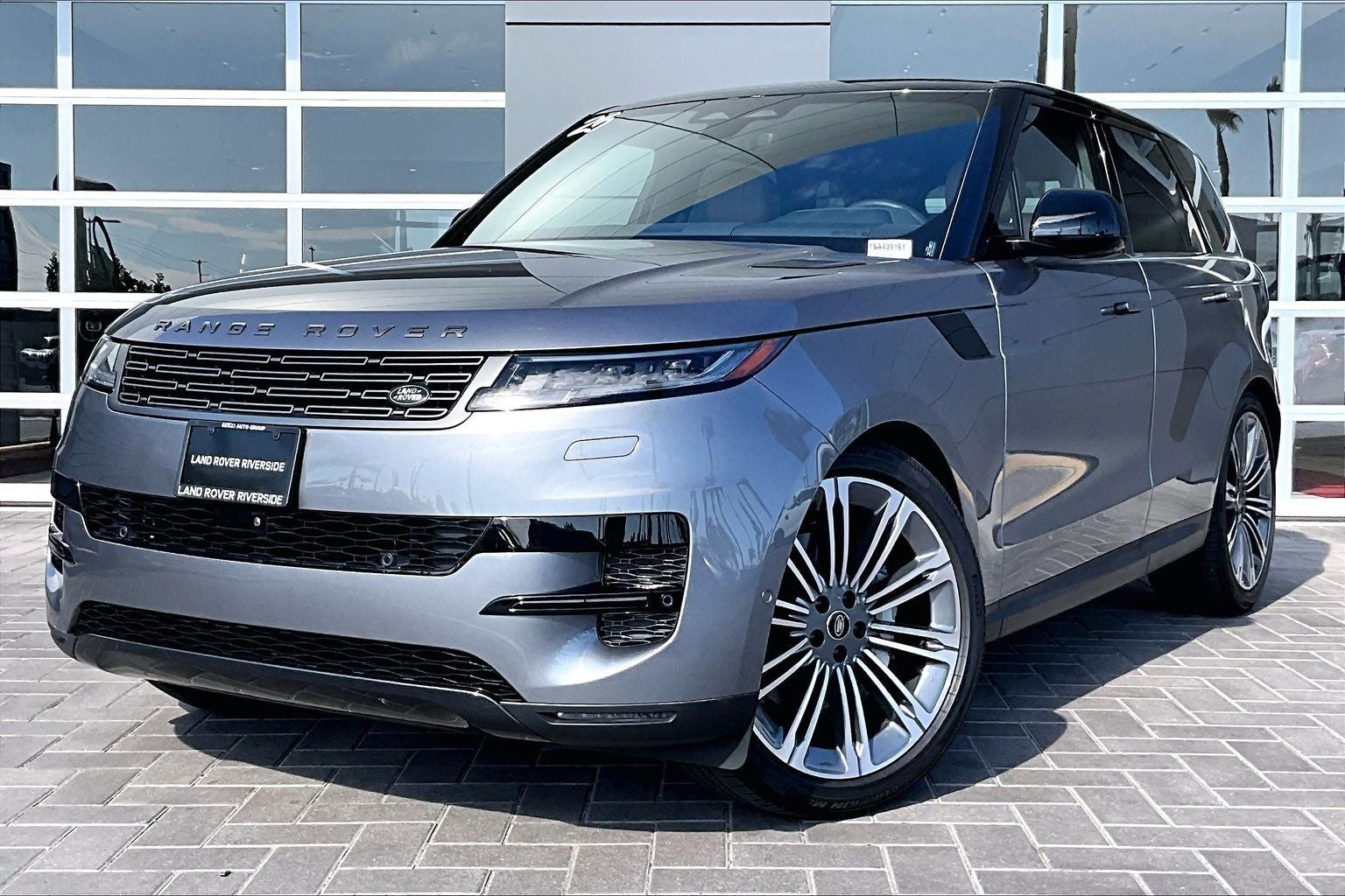 2025 Land Rover Range Rover Sport SE