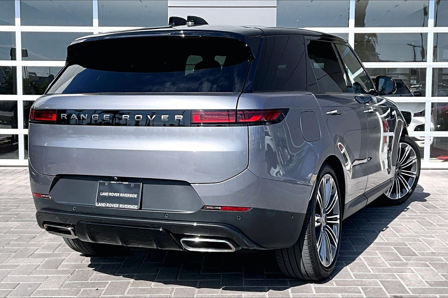 2025 Land Rover Range Rover Sport SE