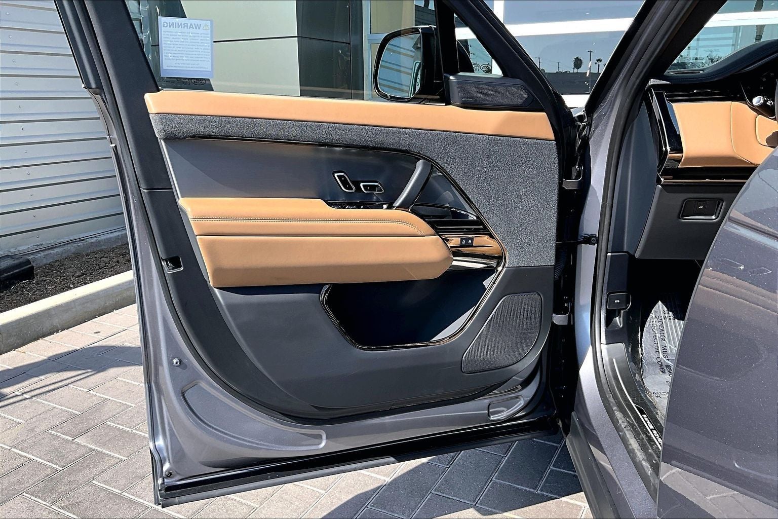 2025 Land Rover Range Rover Sport SE