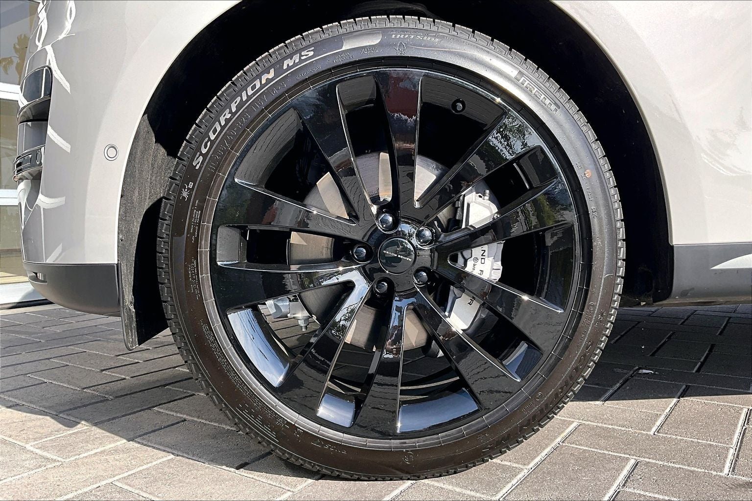 2026 Land Rover Range Rover Sport SE