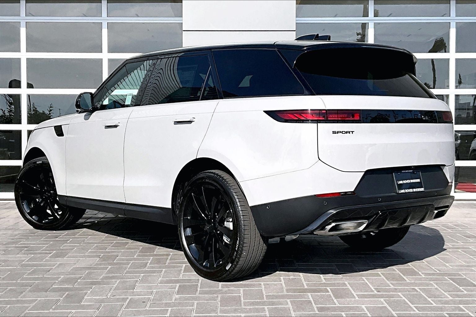 2026 Land Rover Range Rover Sport SE