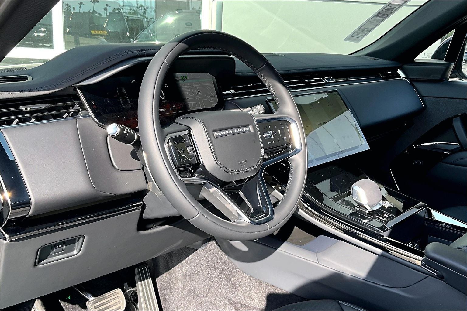 2026 Land Rover Range Rover Sport SE