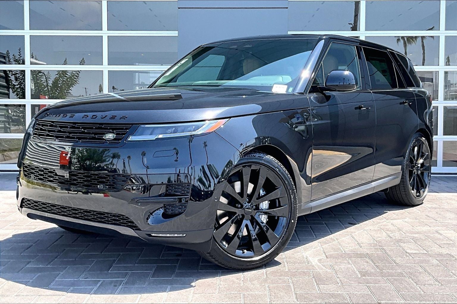2026 Land Rover Range Rover Sport SE
