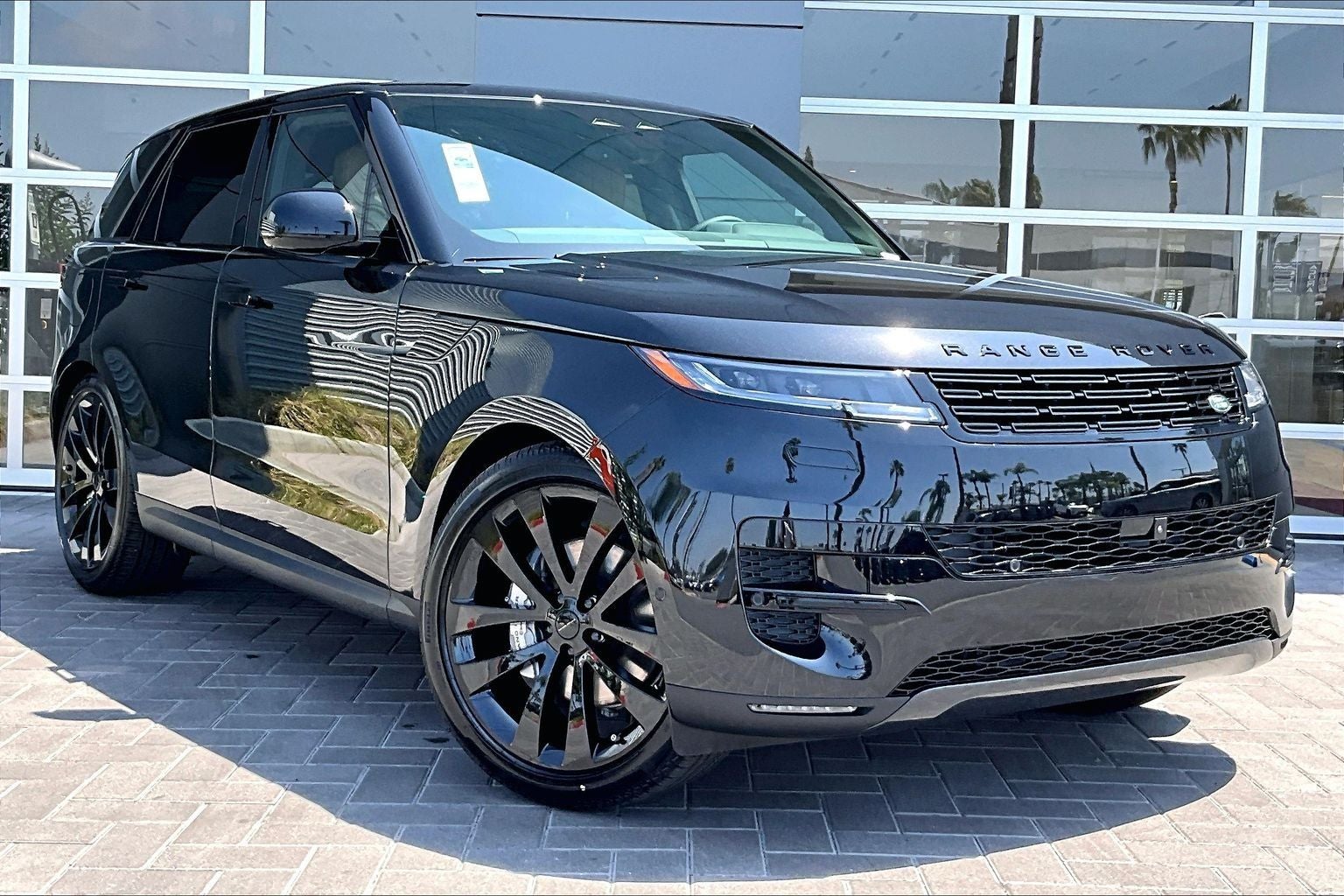 2026 Land Rover Range Rover Sport SE