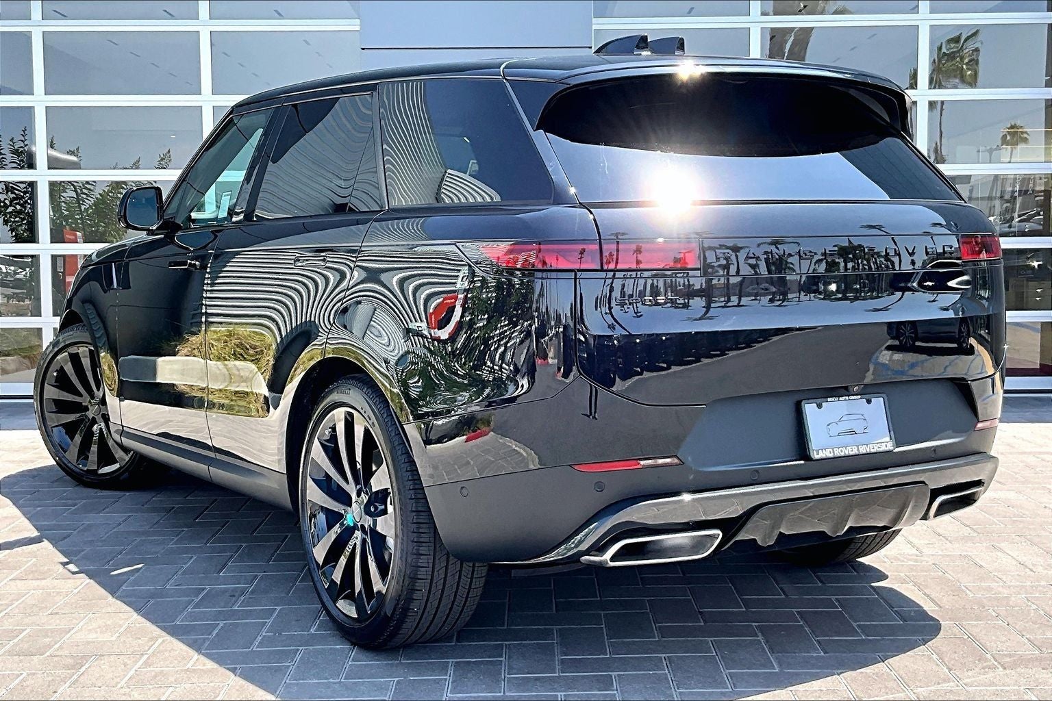 2026 Land Rover Range Rover Sport SE