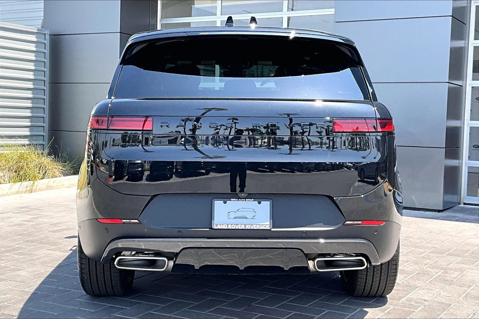 2026 Land Rover Range Rover Sport SE