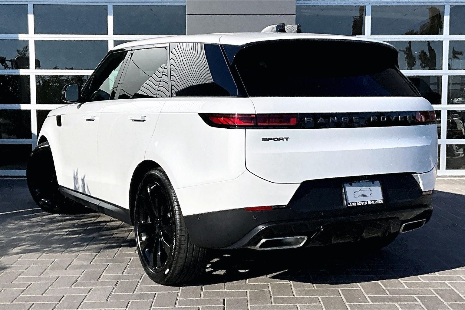 2026 Land Rover Range Rover Sport SE