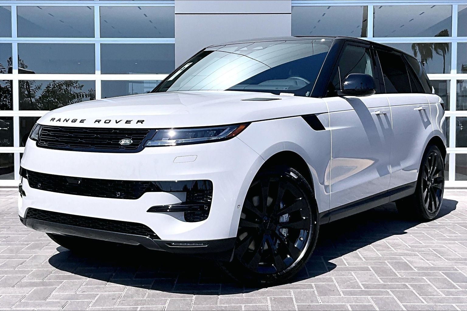 2026 Land Rover Range Rover Sport SE
