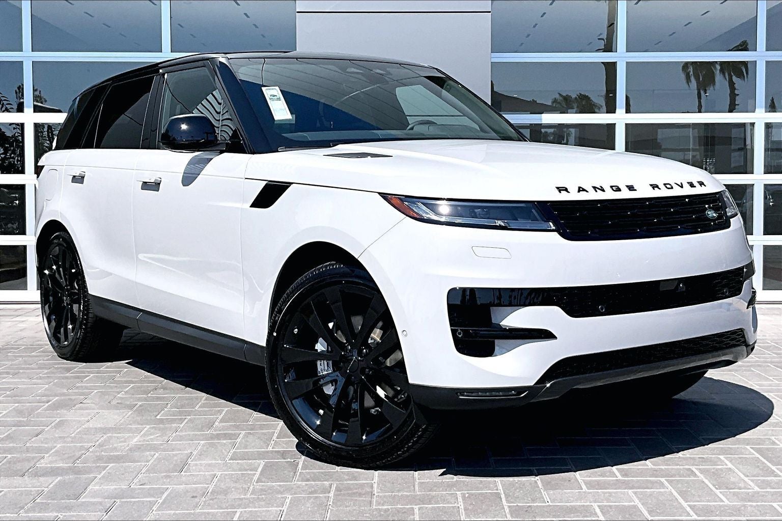 2026 Land Rover Range Rover Sport SE