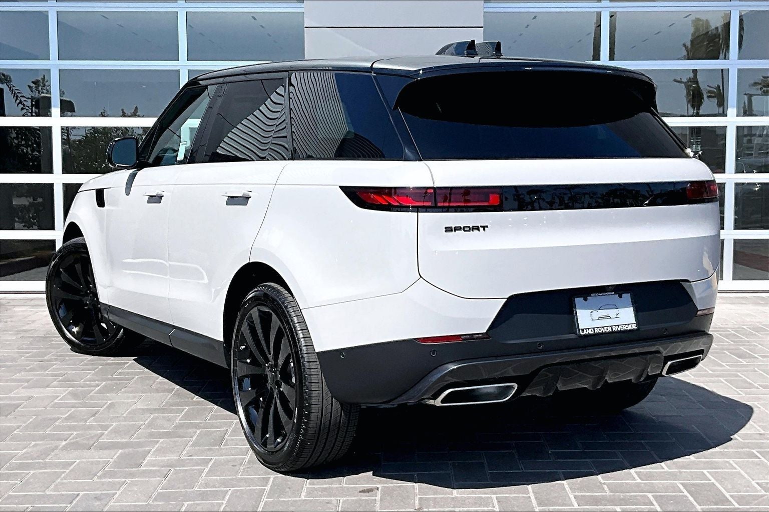 2026 Land Rover Range Rover Sport SE