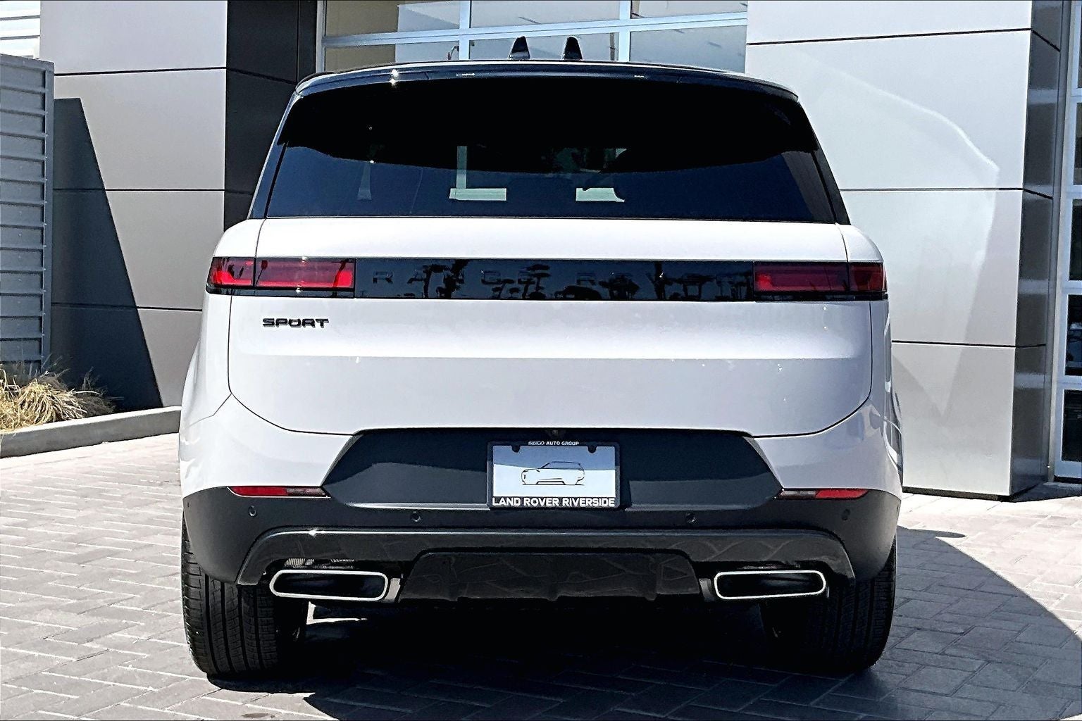 2026 Land Rover Range Rover Sport SE