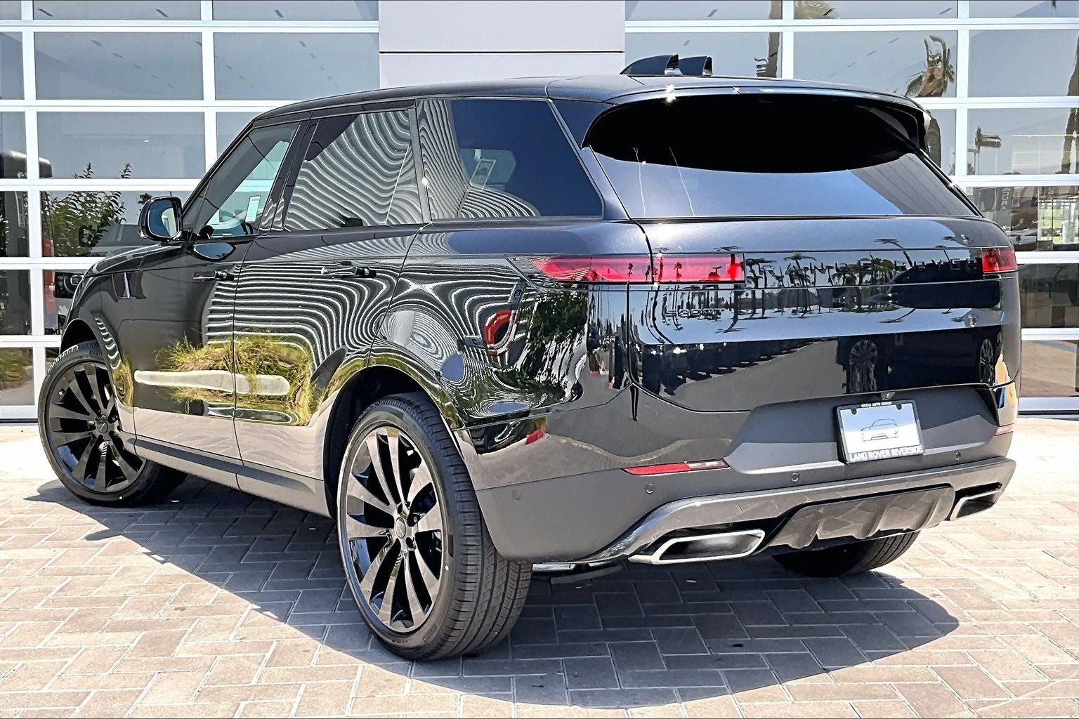 2026 Land Rover Range Rover Sport SE
