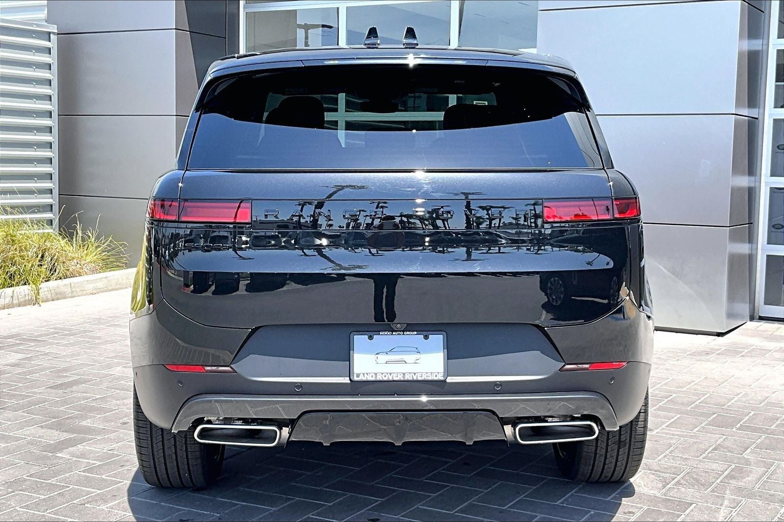 2026 Land Rover Range Rover Sport SE