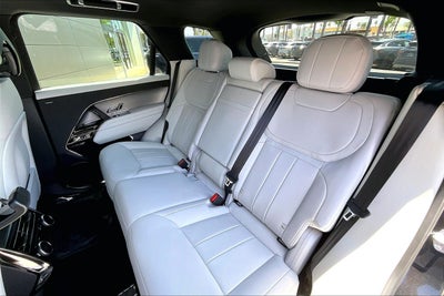 2026 Land Rover Range Rover Sport SE
