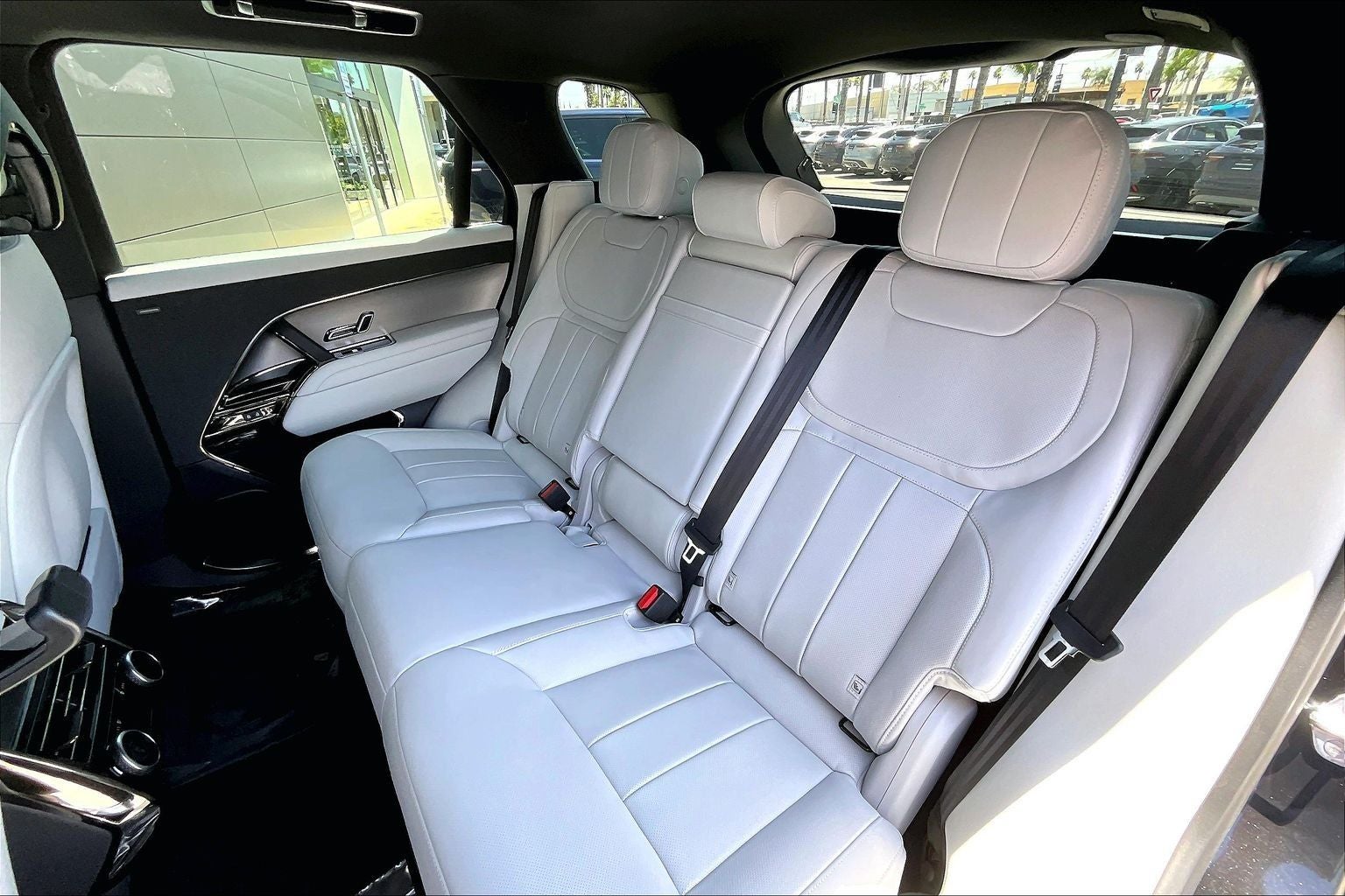 2026 Land Rover Range Rover Sport SE