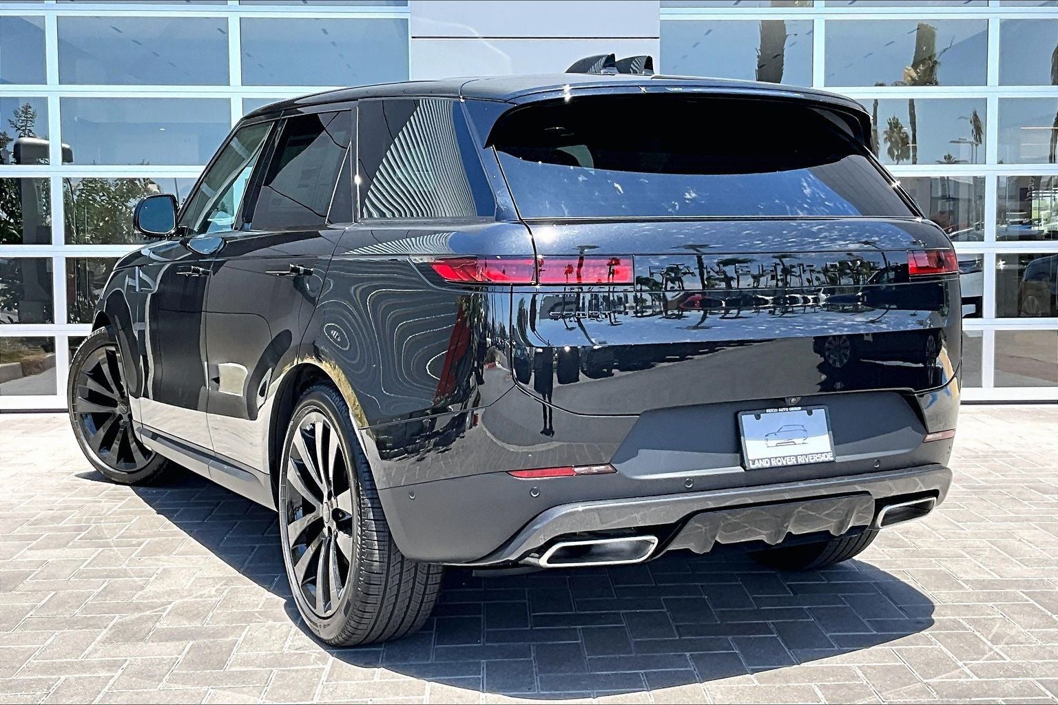 2026 Land Rover Range Rover Sport SE