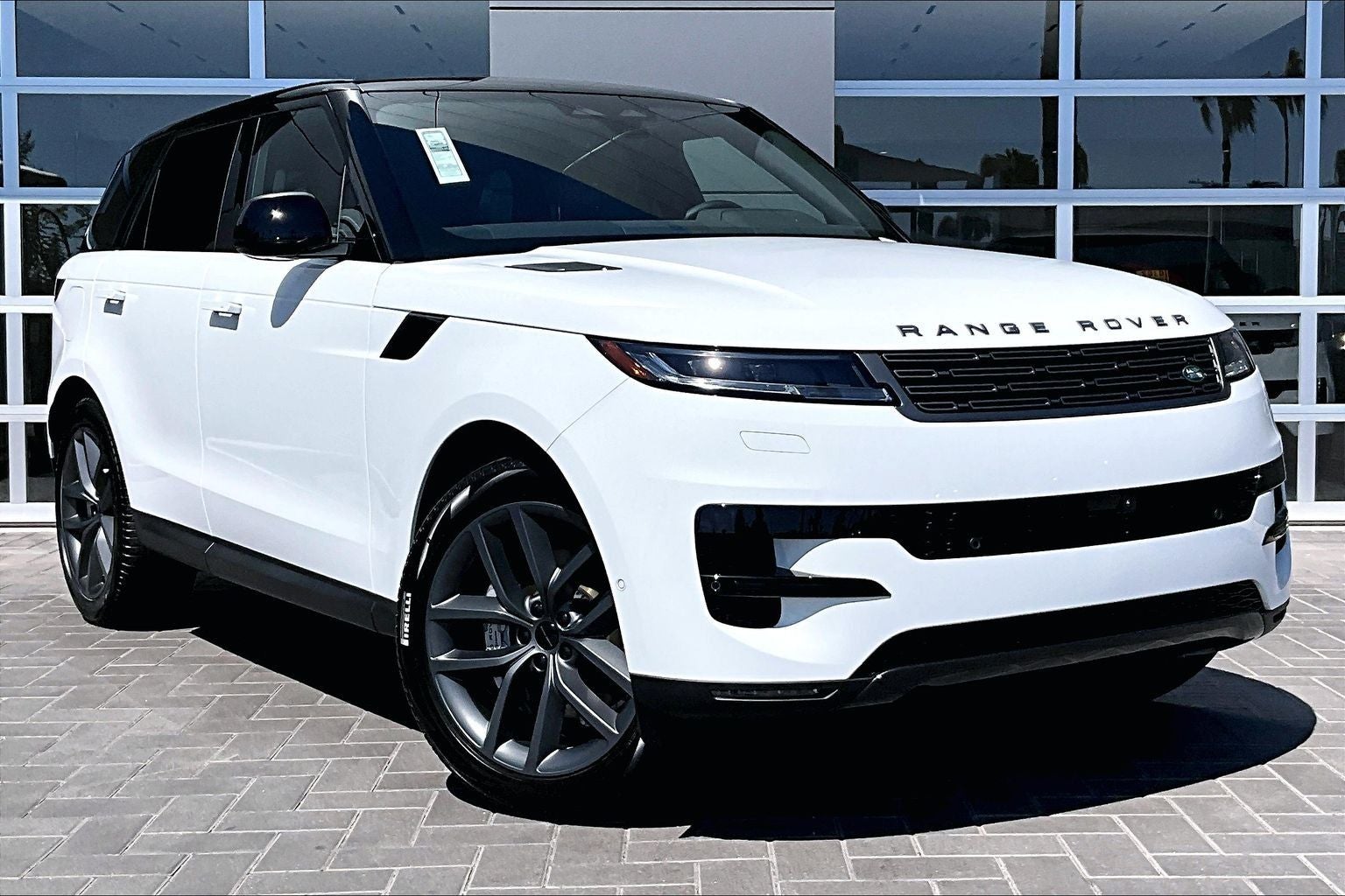 2026 Land Rover Range Rover Sport SE