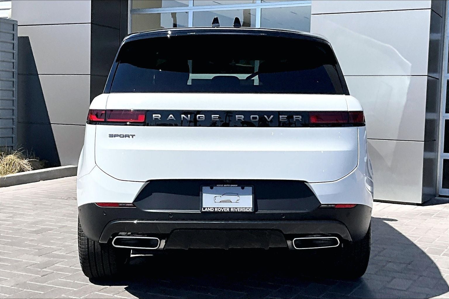 2026 Land Rover Range Rover Sport SE