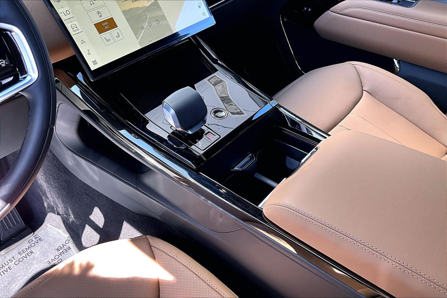 2026 Land Rover Range Rover Sport SE