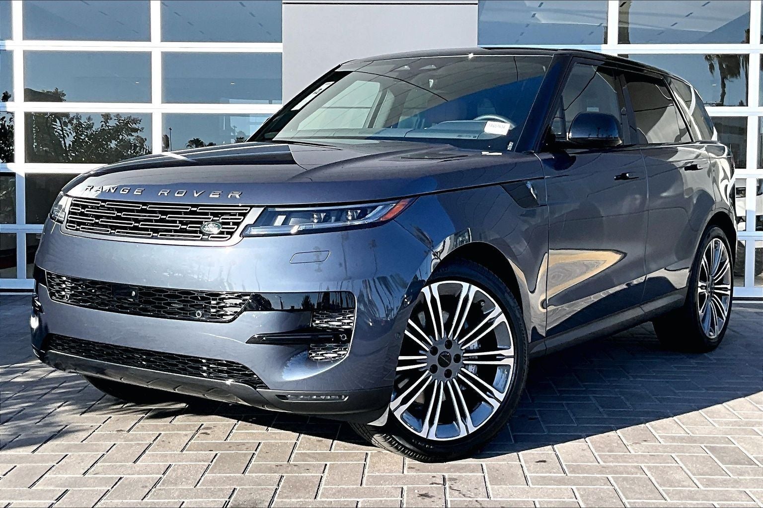 2026 Land Rover Range Rover Sport SE