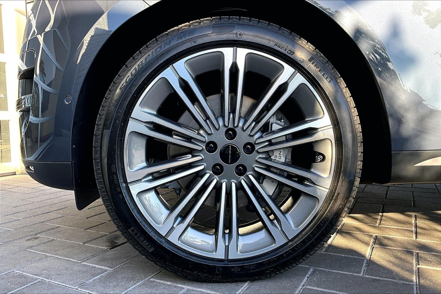 2026 Land Rover Range Rover Sport SE
