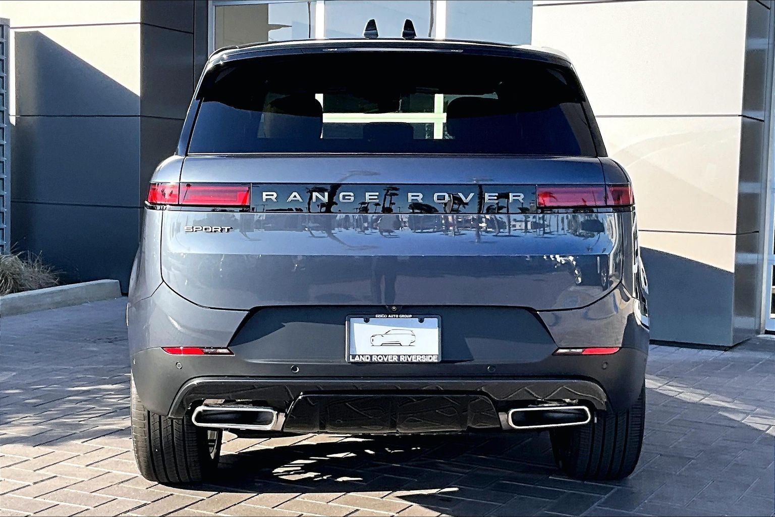2026 Land Rover Range Rover Sport SE