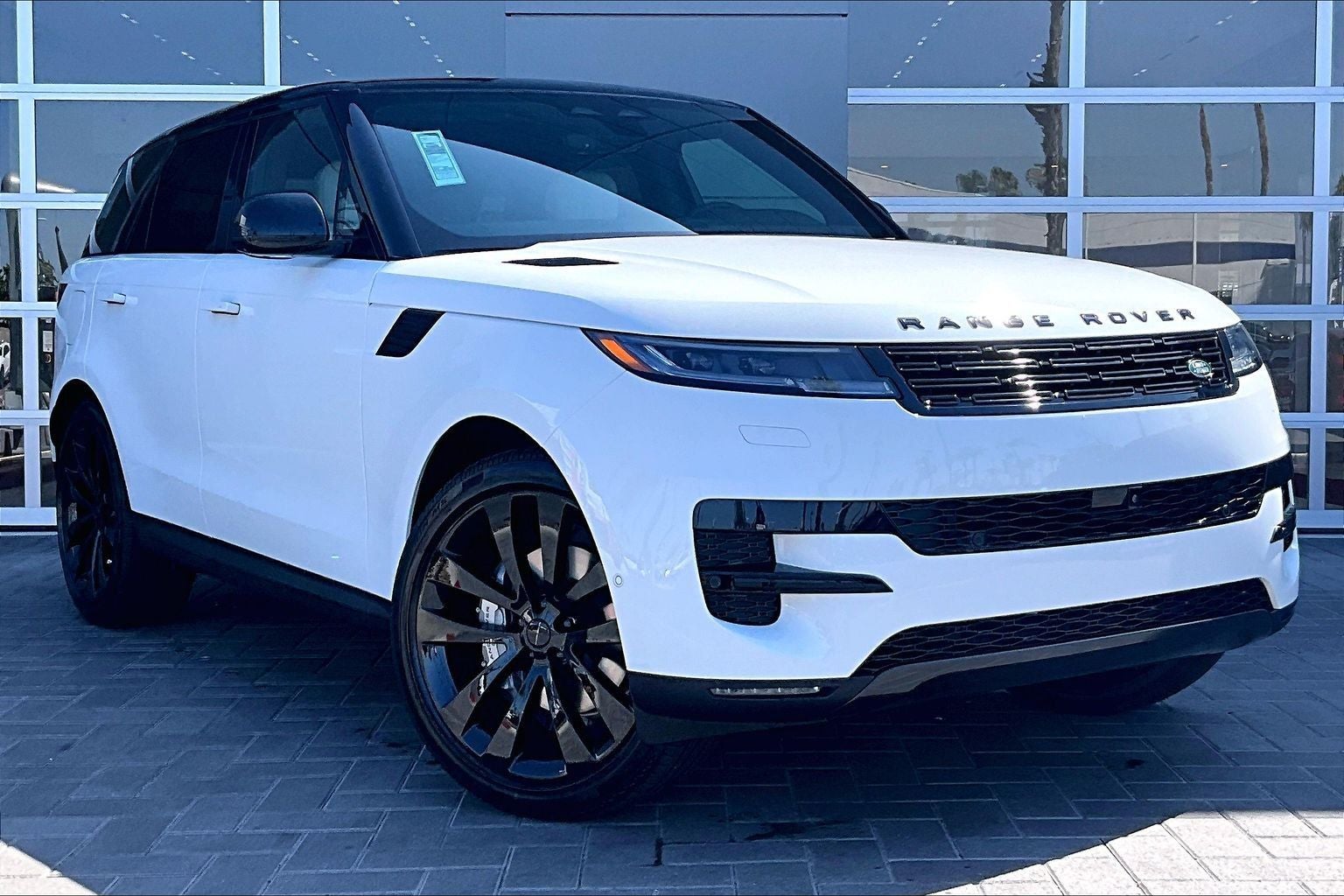2026 Land Rover Range Rover Sport SE