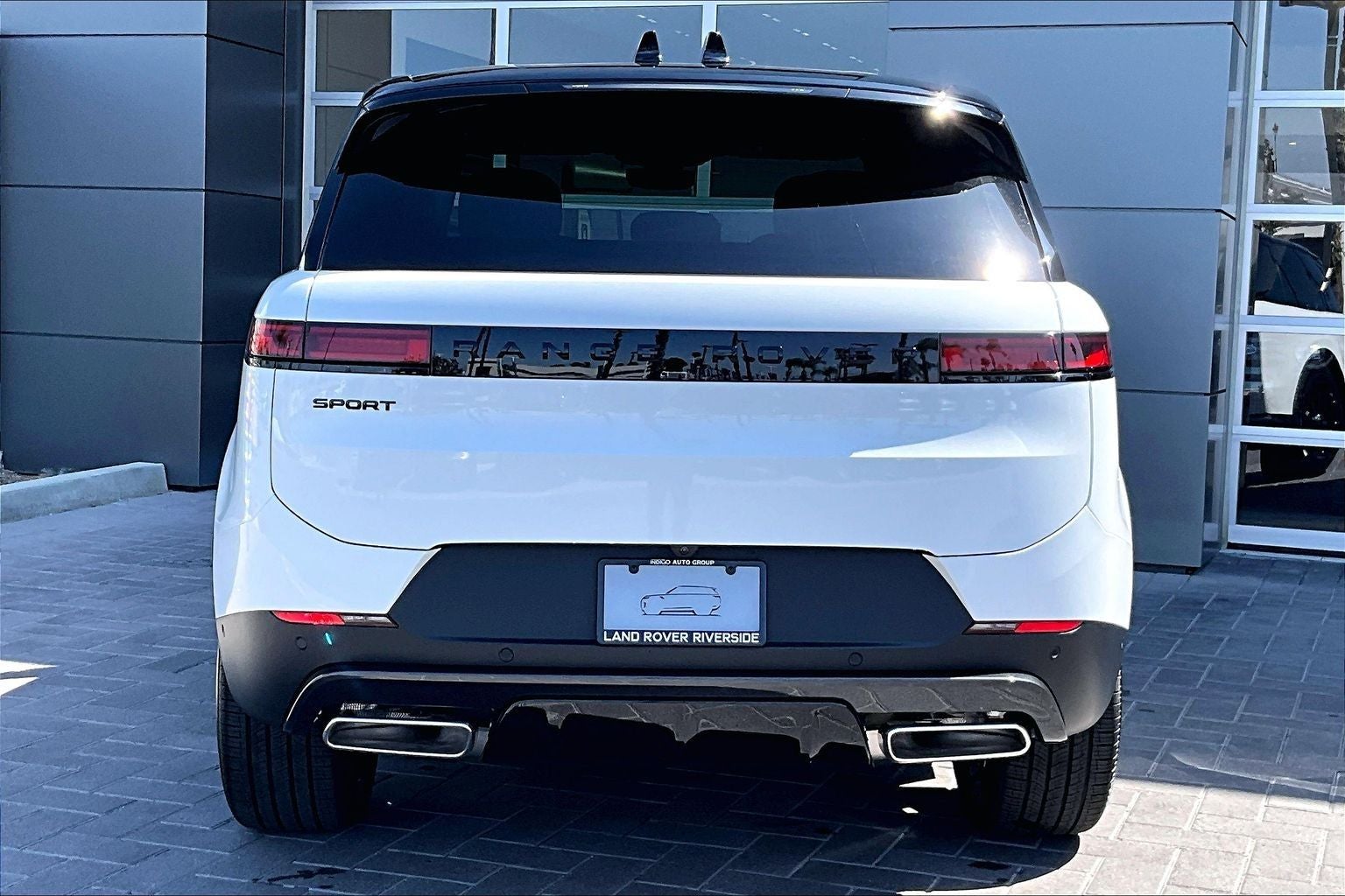 2026 Land Rover Range Rover Sport SE