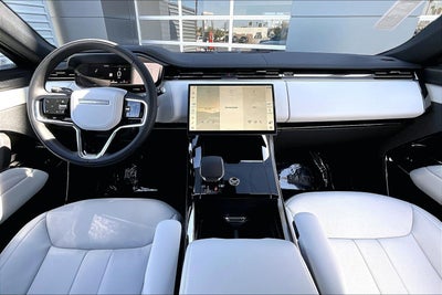 2026 Land Rover Range Rover Sport SE