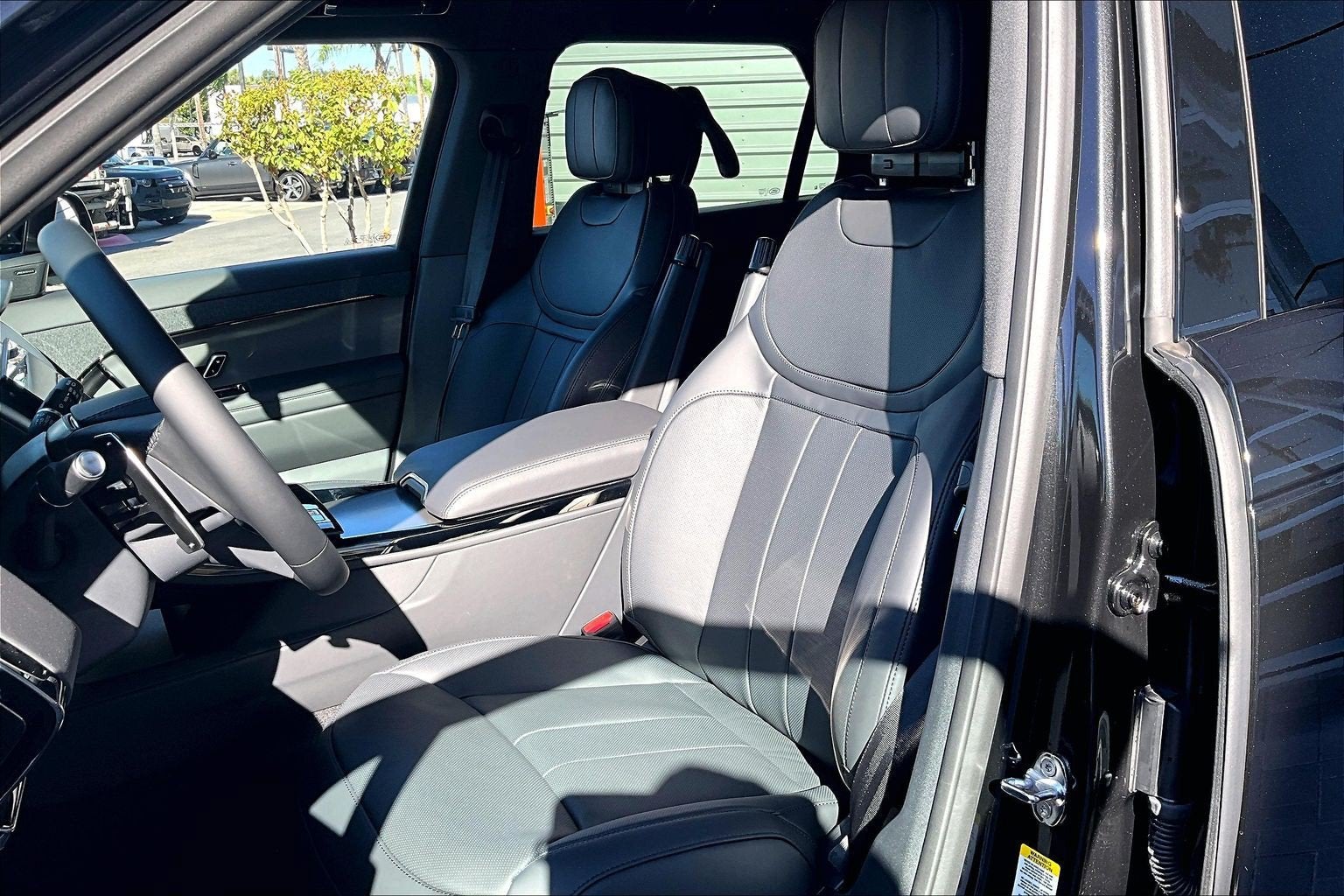 2027 Land Rover Range Rover Sport SE