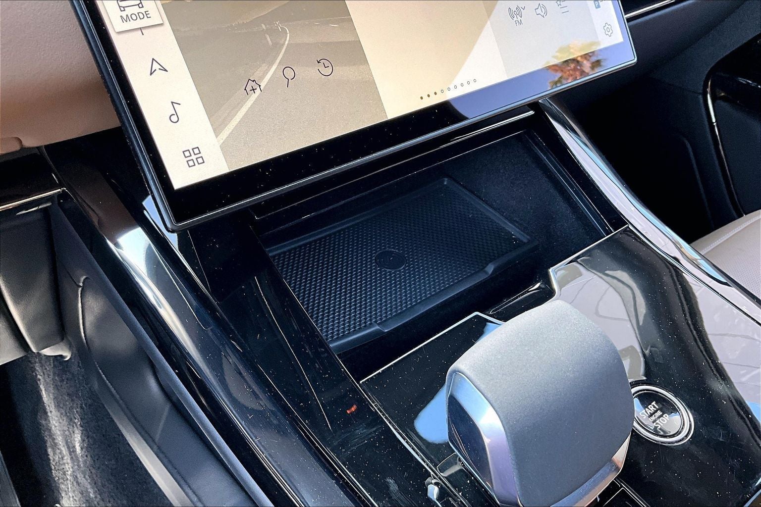 2024 Land Rover Range Rover Sport SE