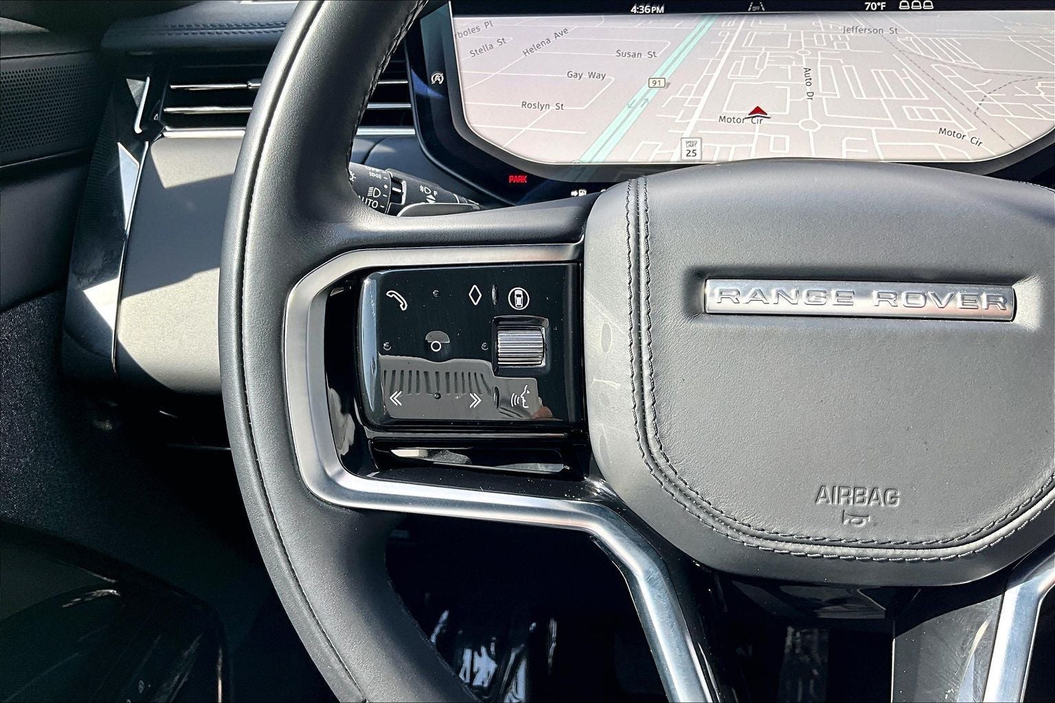 2025 Land Rover Range Rover Sport SE