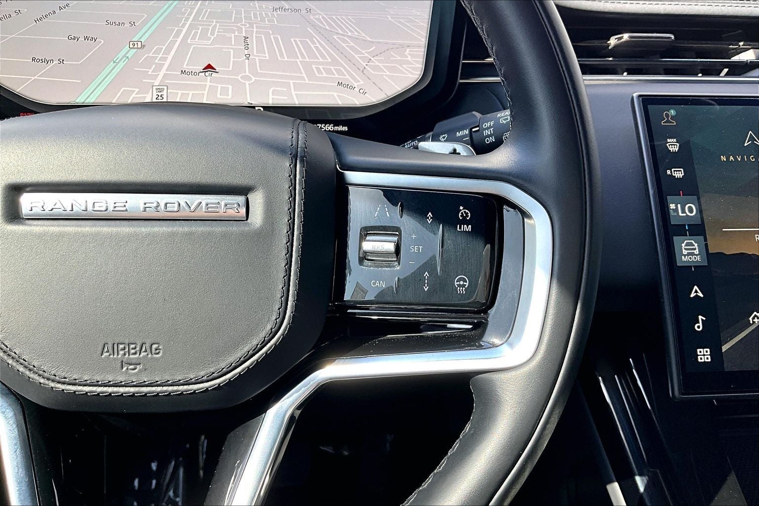 2025 Land Rover Range Rover Sport SE
