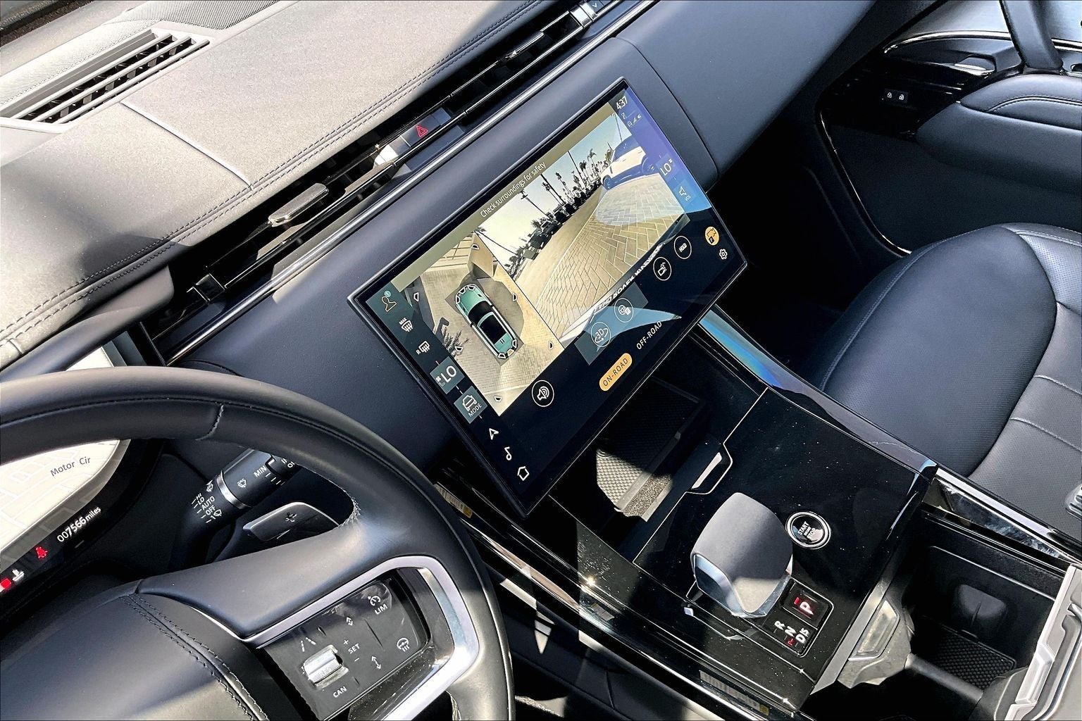 2025 Land Rover Range Rover Sport SE