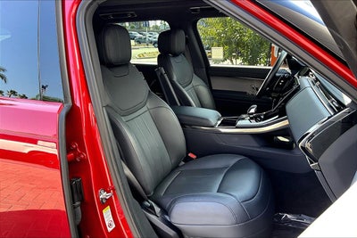 2025 Land Rover Range Rover Sport SE