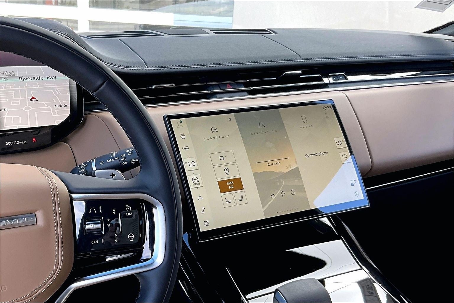 2026 Land Rover Range Rover Sport SE