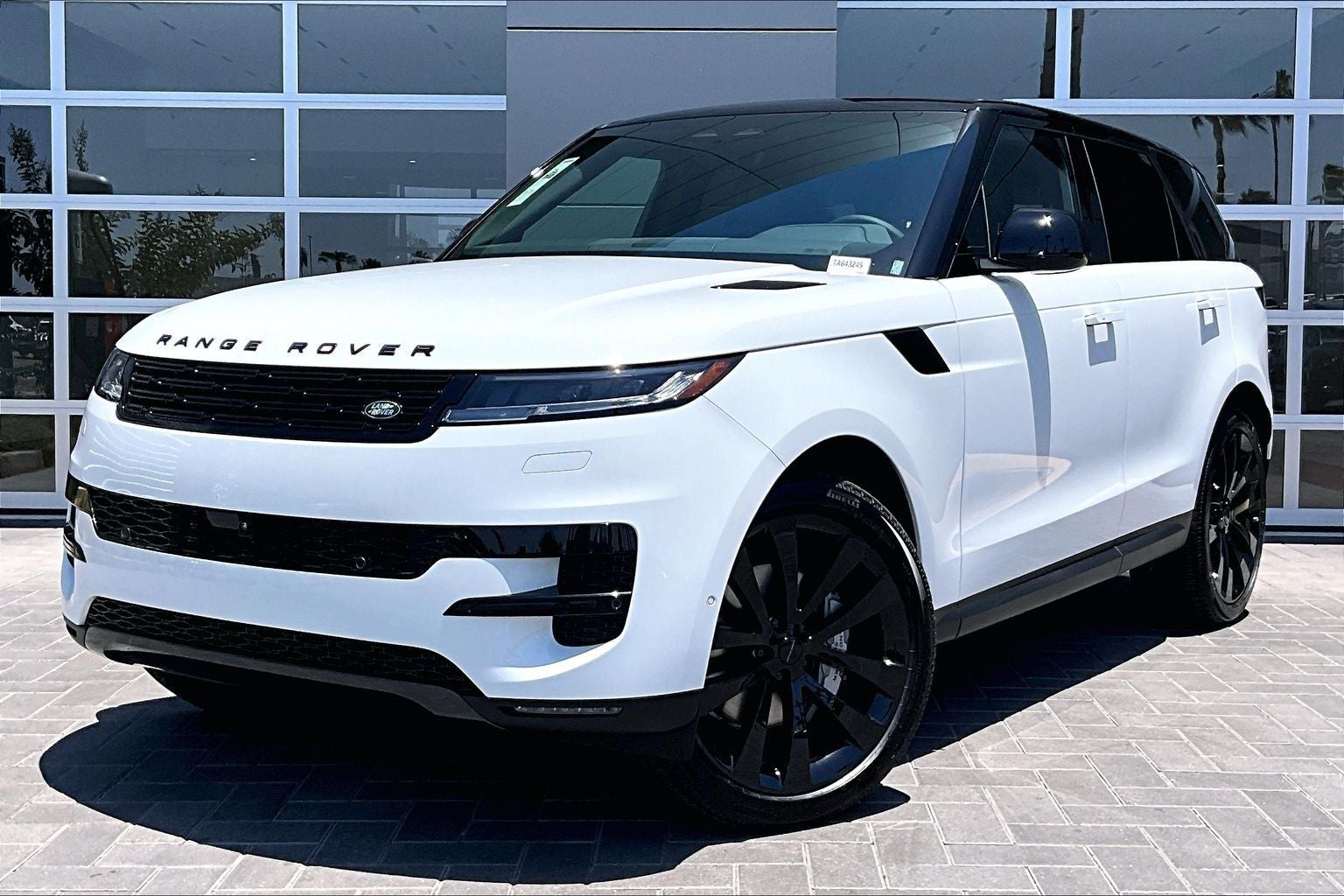 2026 Land Rover Range Rover Sport SE