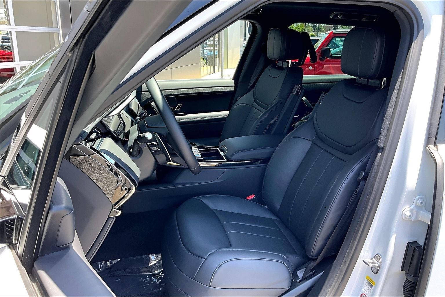2026 Land Rover Range Rover Sport SE