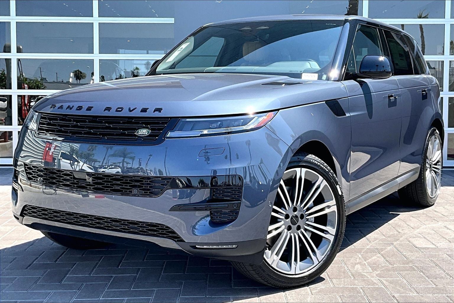 2026 Land Rover Range Rover Sport SE