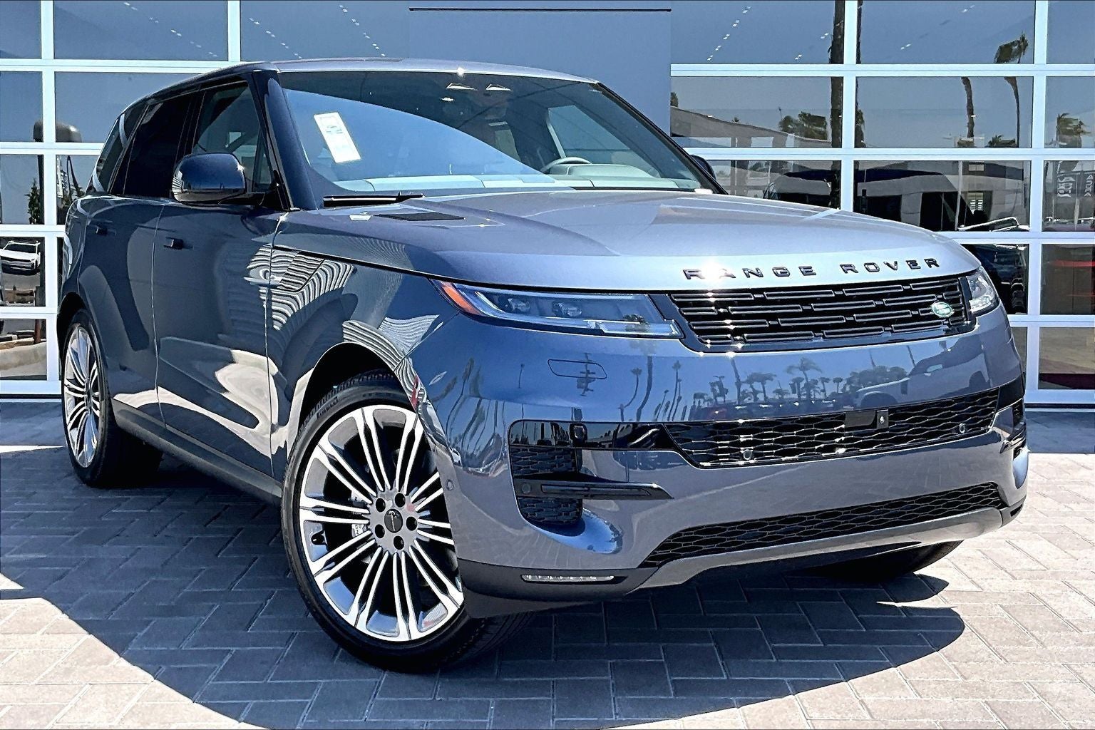 2026 Land Rover Range Rover Sport SE