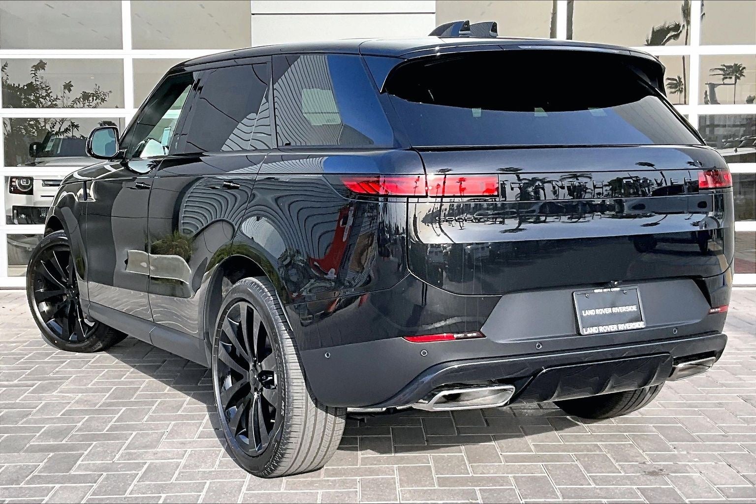 2026 Land Rover Range Rover Sport SE