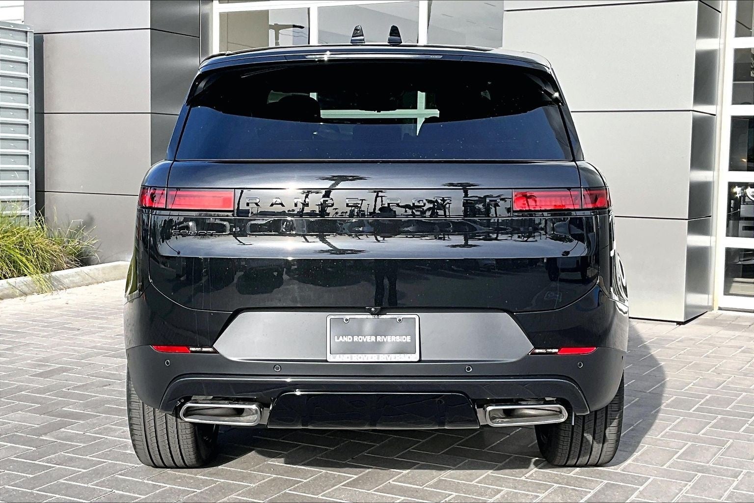 2026 Land Rover Range Rover Sport SE