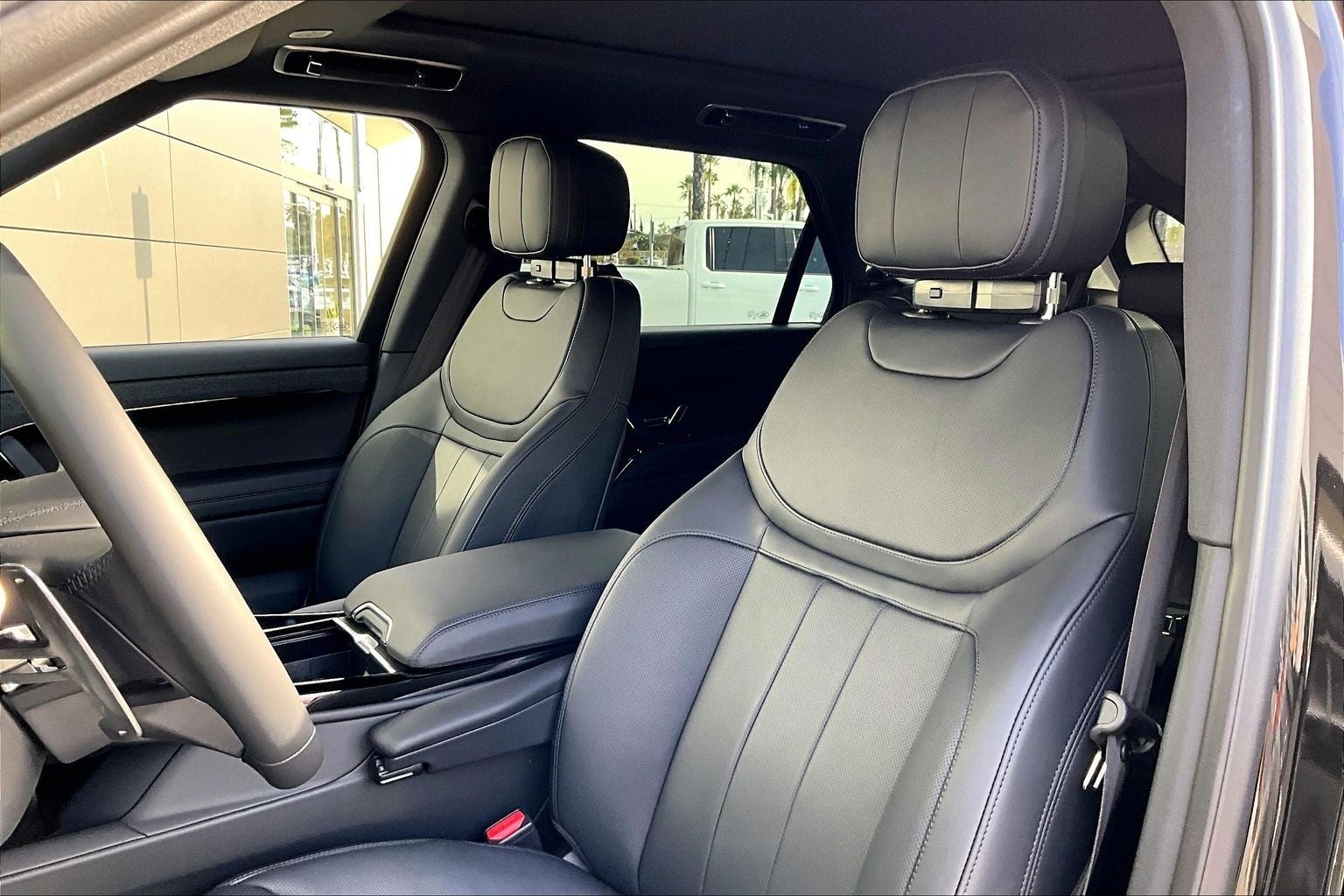 2026 Land Rover Range Rover Sport SE