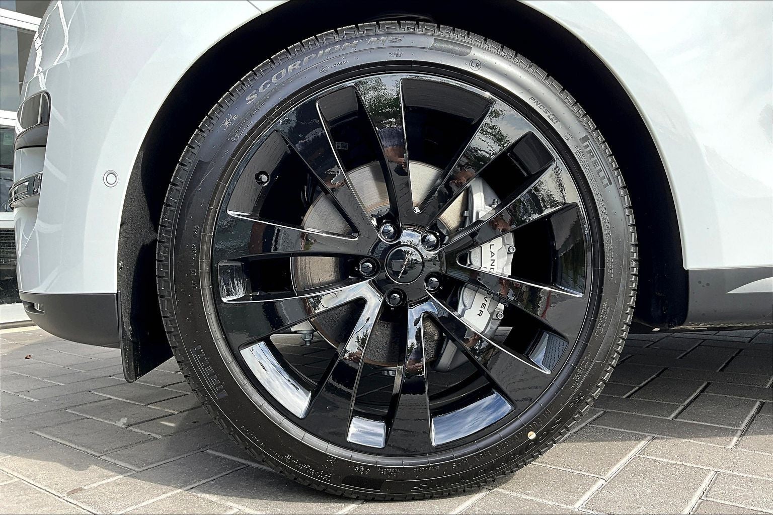 2026 Land Rover Range Rover Sport SE