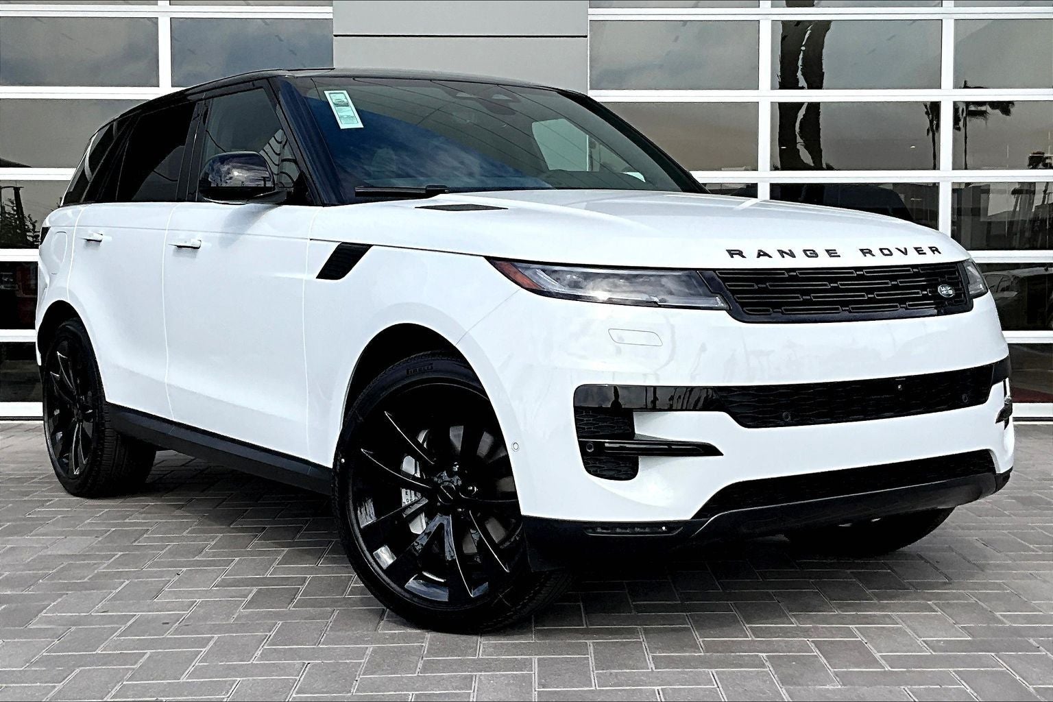 2026 Land Rover Range Rover Sport SE