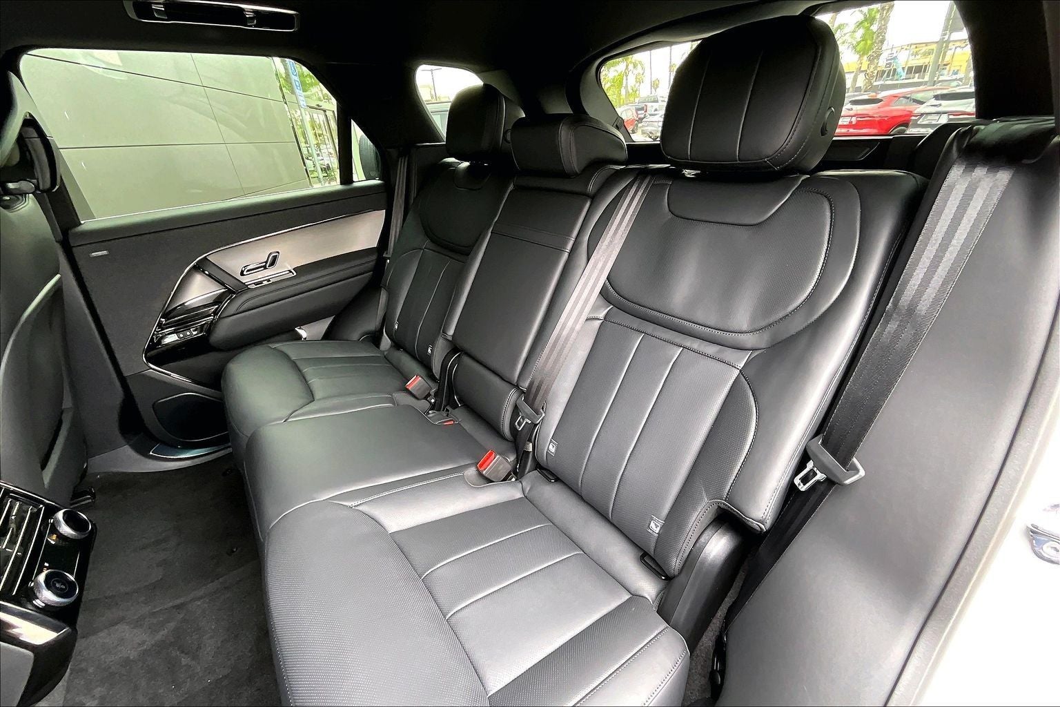 2026 Land Rover Range Rover Sport SE