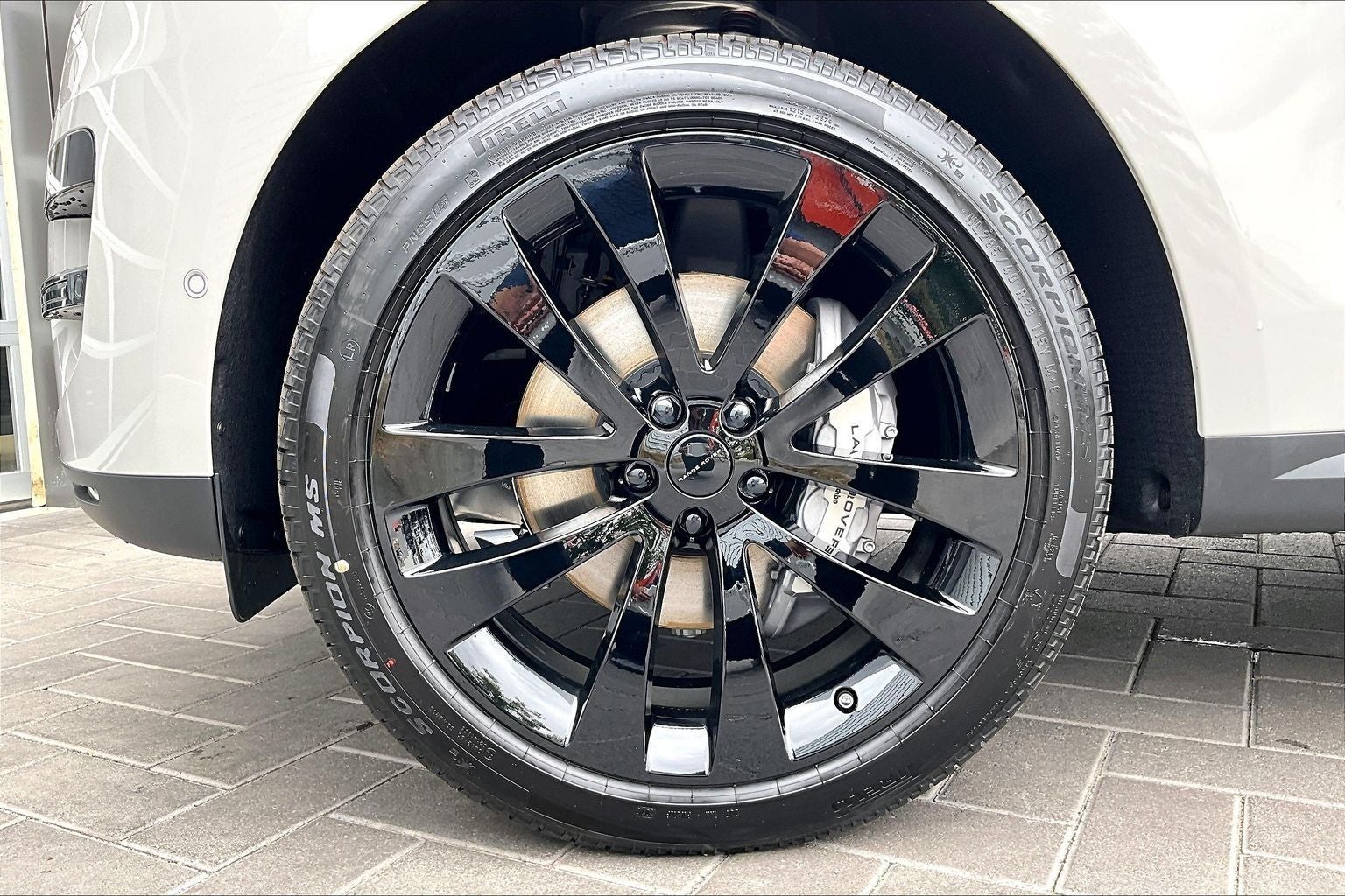 2026 Land Rover Range Rover Sport SE