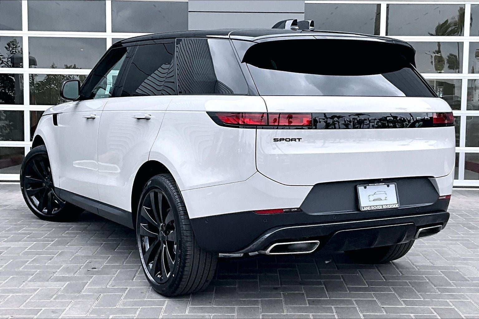 2026 Land Rover Range Rover Sport SE